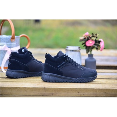 Зимняя Коламбия из комбинированных материалов