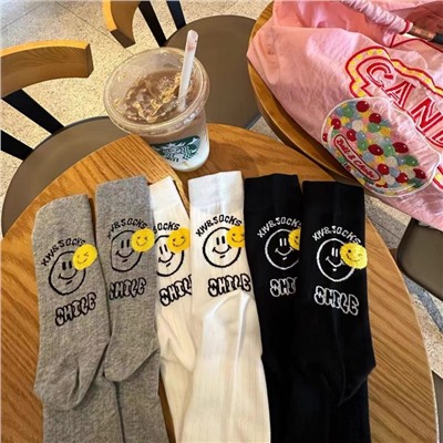 South Korean goods, velvet yellow autumn heel sticker, cotton knee socks for men and women, mid-length