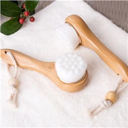 Массажная мягкая щеточка для умывания лица на деревянной основе