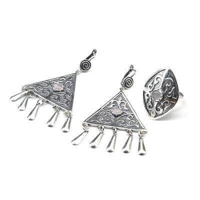 Кольцо Серьги Мельхиор с розовым кварцем размер 17.