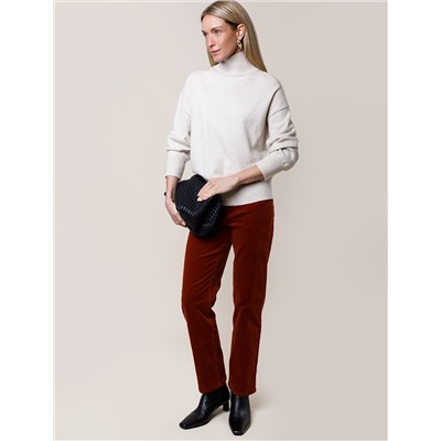 Свободный свитер с высоким воротом из мягкой пряжи с кашемиром