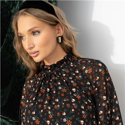 Платье с акцентными рукавами, Стильная эйфория