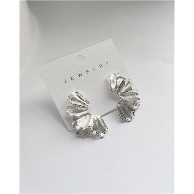 Стильные серьги