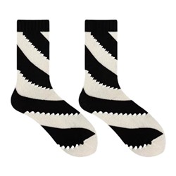 2022 new Japanese Chao brand Sanzhai diagonal cave sock socks, hollow stripes inS pile of red female socks