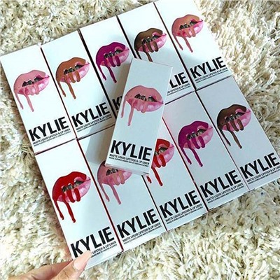Помада Kylie Holiday Edition Matte Liquid Lipstick & Lip Liner 2 in 1 (упаковка 12 шт)