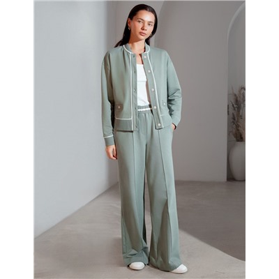 Бомбер среднего объема на пуговицах из футера двухнитки с эластаном