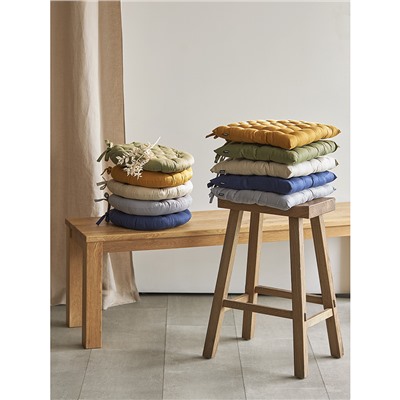 Подушка на стул из хлопка темно-синего цвета из коллекции Essential, 35х35 см