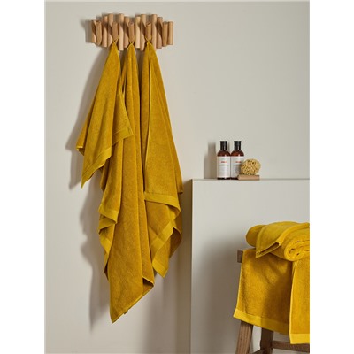 Полотенце для рук цвета охры из коллекции Essential, 50х90 см
