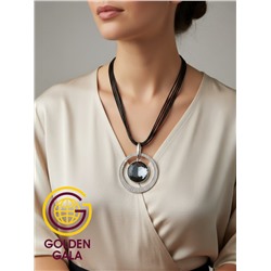 Кулон на кожаном шнурке "Женская грация" Арт КШ2130/15