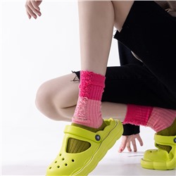 Coarse -line -colored broken beggar socks new men and women medium high tube socks, color stitching pile of cotton socks