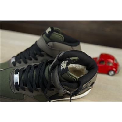 Зимние Nike из натуральной плотной кожи и нейлона