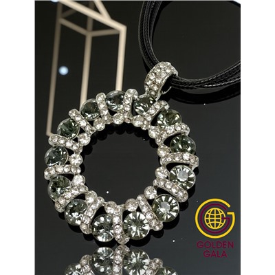 Кулон на кожаном шнурке "Женская грация" Арт КШ2130/18