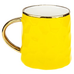Кружка фарфоровая "Корона" 350мл, д8,8см h9,3см, глянцевая глазурь, объемный декор, с золотом, цвет - лимонный, д/горла 7,7см, д/основания 7см, в подарочной коробке (Китай)