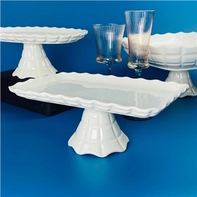 163-058 Прямоугольное блюдо 30х18х11,5см на ножке КОРНЕЛИЯ в под.уп.(х8)Фарфор