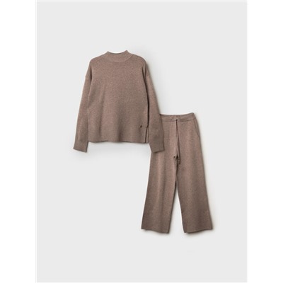 Комплект для девочки: джемпер, брюки