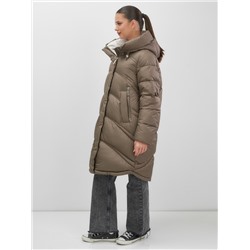 Пальто зимнее утепленное с капюшоном женское коричневого цвета 7747K