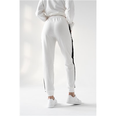 Костюм женский 24-512L3-38 молочный