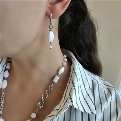 Серьги с белым агатом в белом металле