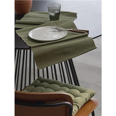 Подушка на стул из хлопка оливкового цвета из коллекции Essential, 35х35 см