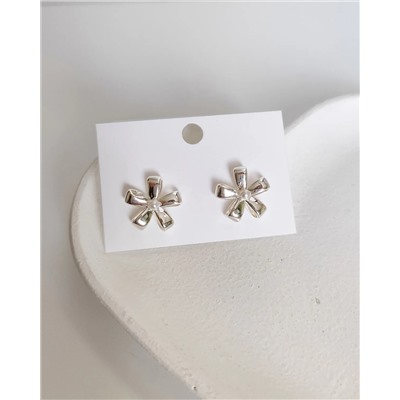 Стильные серьги