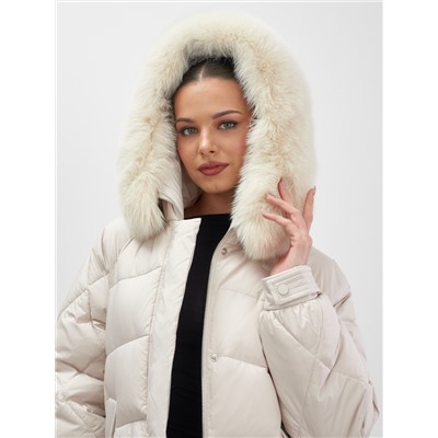 Куртка зимняя женская с мехом и капюшоном тренд бежевого цвета 7608B