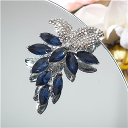 Брошь «Капель» гроздь, бело-синяя в серебре