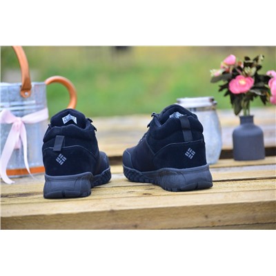 Зимняя Коламбия из комбинированных материалов