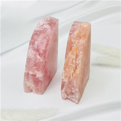 Радуга Самоцветов Держатель для книг из мадагаскарского Розового кварца