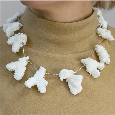 Колье из коралла в природной форме, 55см