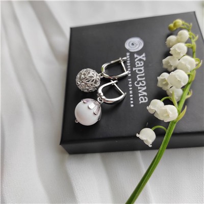 Серьги с белым агатом асимметрия