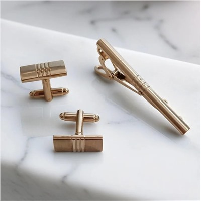 Набор запонок и зажима для галстука в футляре