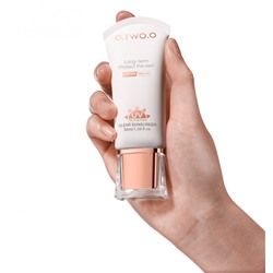 Увлажняющий Солнцезащитный Крем O.TWO.O Легкий Отбеливающий BB Крем SPF 30 PA+++ 30 мл