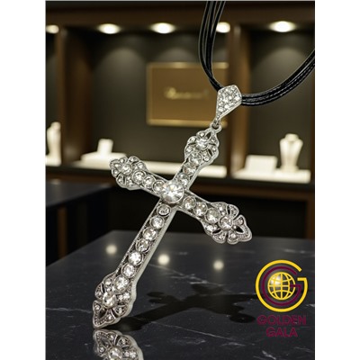 Кулон на кожаном шнурке "Женская грация" Арт КШ2130/21