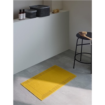 Коврик для ванной с фактурным бортиком цвета охры из коллекции Essential, 50х80 см