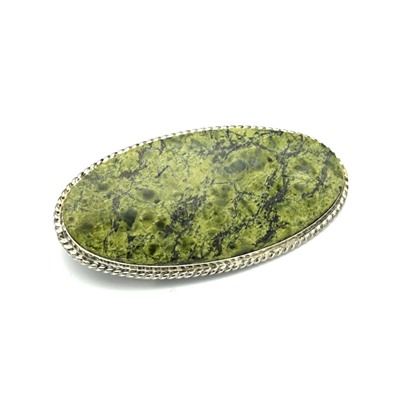 Брошь змеевик в посеребрении овал 54*32мм.