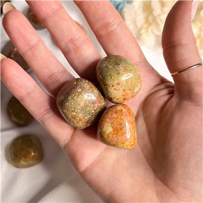 Радуга Самоцветов Галтовка из Унакита