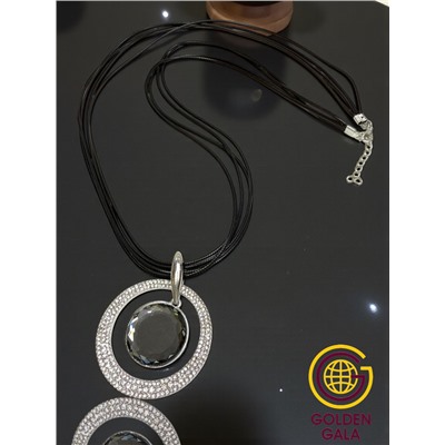 Кулон на кожаном шнурке "Женская грация" Арт КШ2130/15