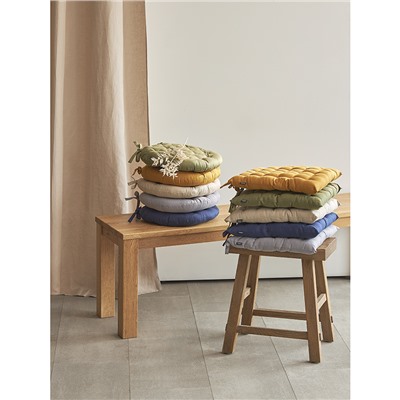 Подушка на стул из хлопка серого цвета из коллекции Essential, 35х35 см