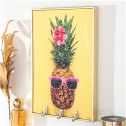 Ключница настенная декоративная «Модный ананас», 3 крючка на панно, пластик, МДФ, стразы, золото, 19.3×1.8×29 см