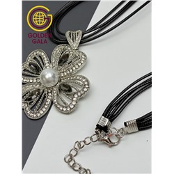 Кулон на кожаном шнурке "Женская грация" Арт КШ2130/13