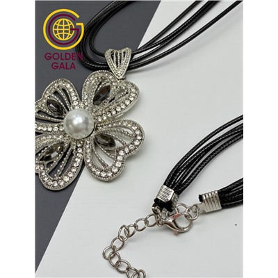 Кулон на кожаном шнурке "Женская грация" Арт КШ2130/13