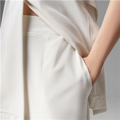 Брючный костюм, На шаг впереди моды