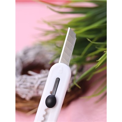 Канцелярский нож "Classic", white