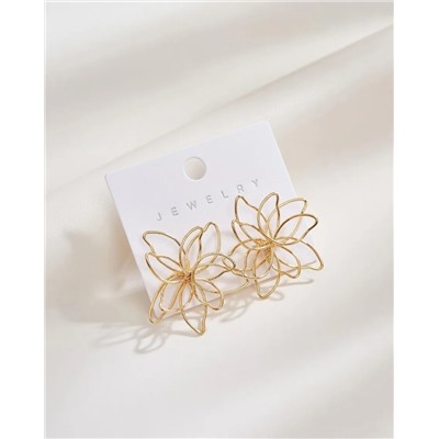 Стильные серьги