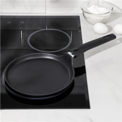 Сковорода блинная KUKMARA «Традиция», d=20 см, съёмная ручка, антипригарное покрытие, алюминий, чёрная