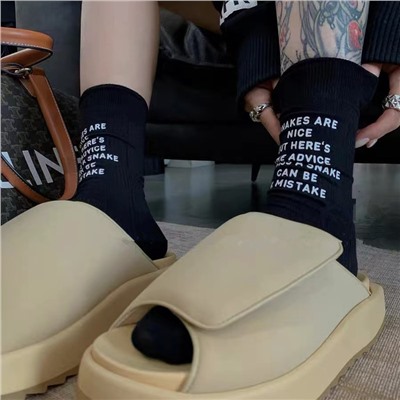 Tide brand SK niche big long today's alphabet printing socks black and white rolling mid -socks in spring and summer men and women pile up socks