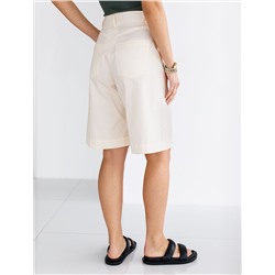 Шорты-бермуды с защипами