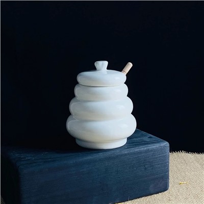 235-095 Банка для мёда 390мл с ложкой TROPICAL в под.уп.(х24)Фарфор