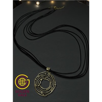 Кулон на кожаном шнурке "Женская грация" Арт КШ2130/01