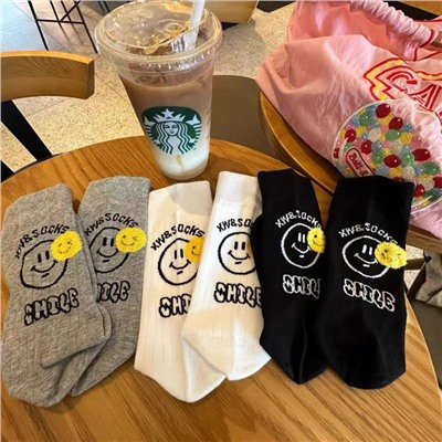 South Korean goods, velvet yellow autumn heel sticker, cotton knee socks for men and women, mid-length